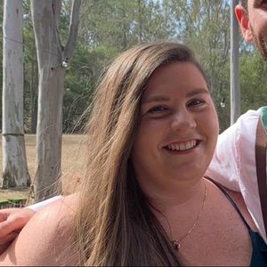 Meet your Posher, Elise